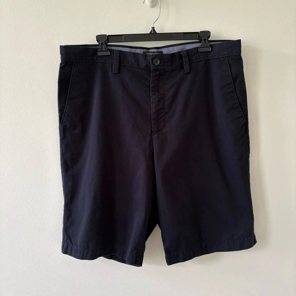 Banana Republic Men’s  Navy Blue Flat Front Shorts